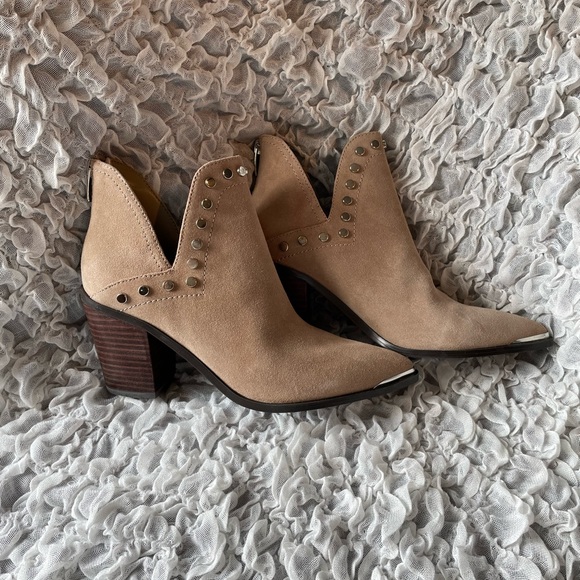 💥NWT💥 Marc Fisher Studded Bootie - Picture 8 of 12